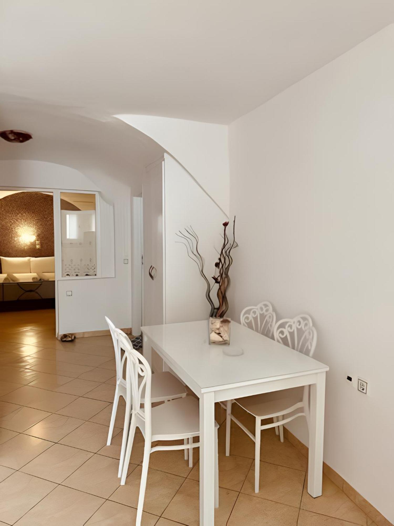 Vinas Place City Center Fira (Santorini) Exterior foto